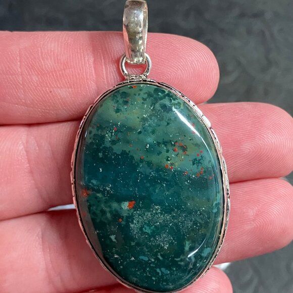 Stunning Heliotrope Bloodstone Pendant Stone Crystal Jewelry - Picture 8 of 8